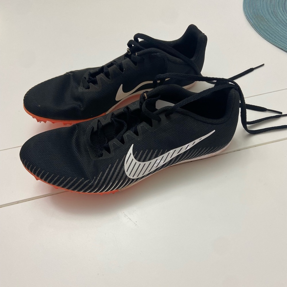 new nike track shoes